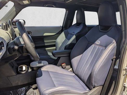 Used 2025 MINI Cooper 2-Door Hardtop image 16