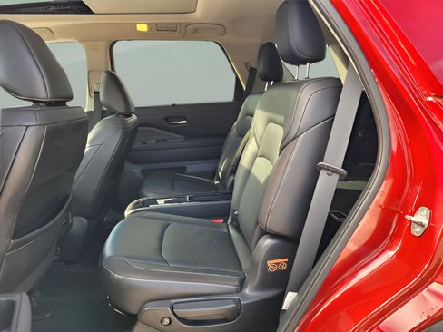 Used 2022 Nissan Pathfinder SL w/ SL Premium Package image 7