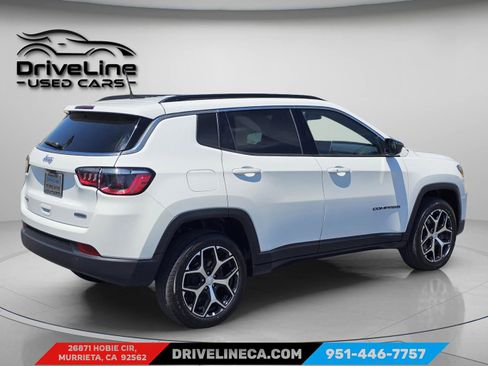 Used 2024 Jeep Compass Latitude AWD/4WD image 10
