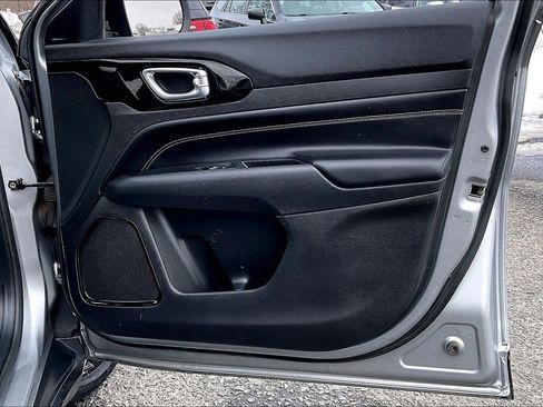 Certified 2022 Jeep Compass Altitude image 19