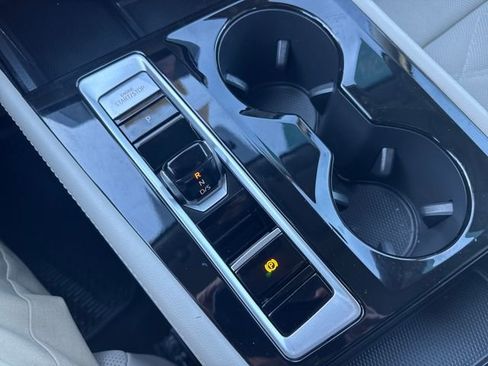 Certified 2024 Volkswagen Atlas SE image 29