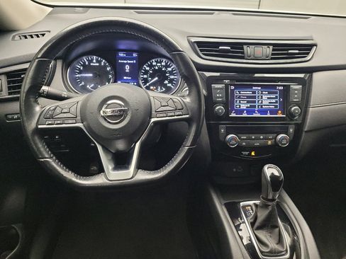 Used 2020 Nissan Rogue SV FWD image 22