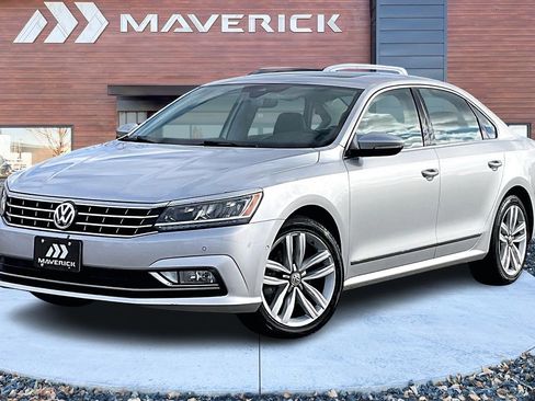 Used 2017 Volkswagen Passat 1.8T SEL Premium image 3