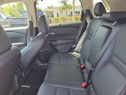 Used 2025 Nissan Rogue SV w/ SV Premium Package FWD image 13