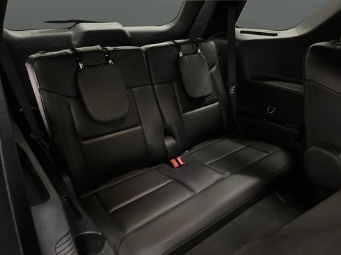 Used 2023 Ford Explorer ST-Line AWD/4WD image 33