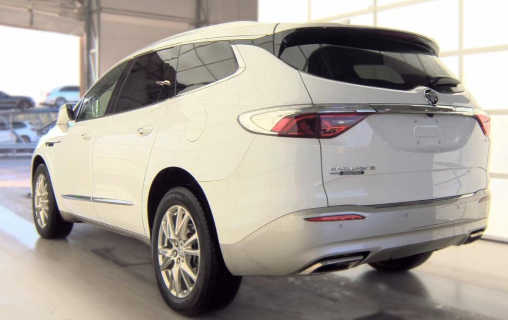 Used 2023 Buick Enclave Essence w/ Experience Buick Package AWD/4WD image 4