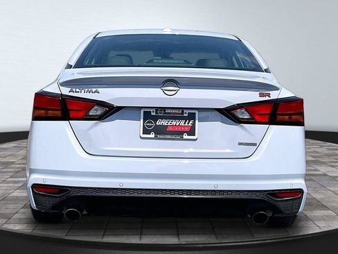Certified 2024 Nissan Altima 2.0 SR FWD image 5