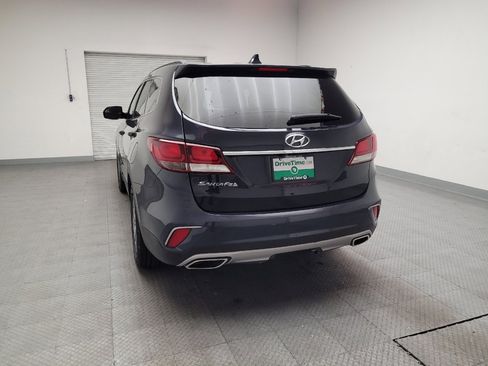 Used 2017 Hyundai Santa Fe SE image 6