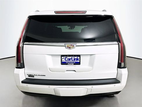 Used 2020 Cadillac Escalade Premium Luxury image 7