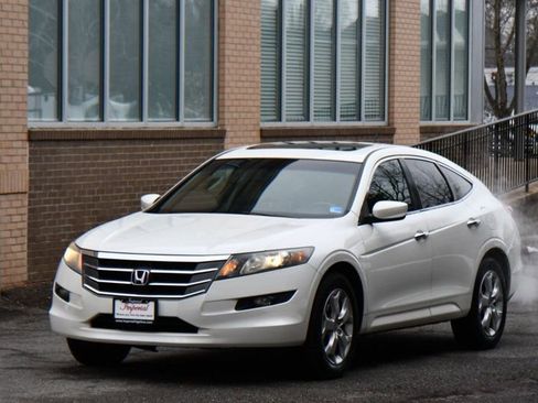 Used 2011 Honda Crosstour EX-L image 3