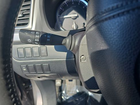 Used 2015 Toyota Highlander Plus image 27