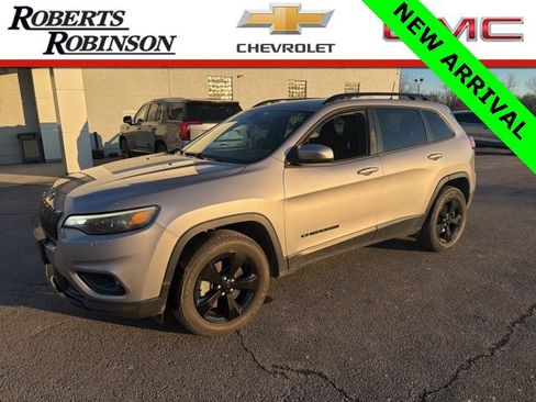 Used 2019 Jeep Cherokee Latitude Plus image 1