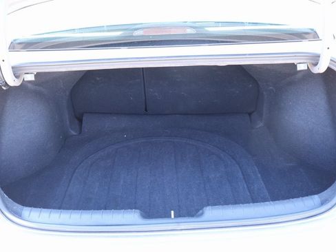 Used 2024 Hyundai Elantra Limited image 25