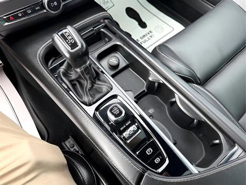Used 2020 Volvo S90 T6 R-Design image 20
