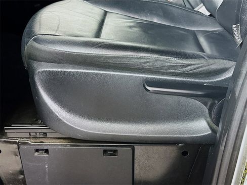 Used 2016 Mercedes-Benz Metris Passenger image 21