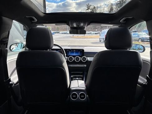 Certified 2025 Mercedes-Benz GLB 250 4MATIC image 59