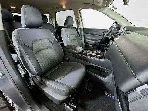 Used 2024 Nissan Pathfinder SV FWD image 28