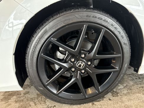 Used 2023 Honda Civic Sport image 18