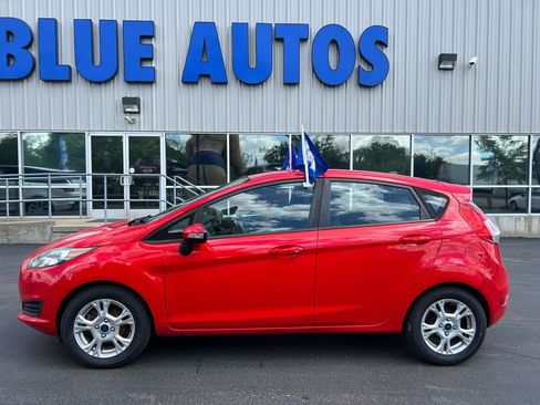 Used 2015 Ford Fiesta SE FWD image 2