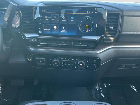 Used 2025 Chevrolet Silverado 1500 LT image 11