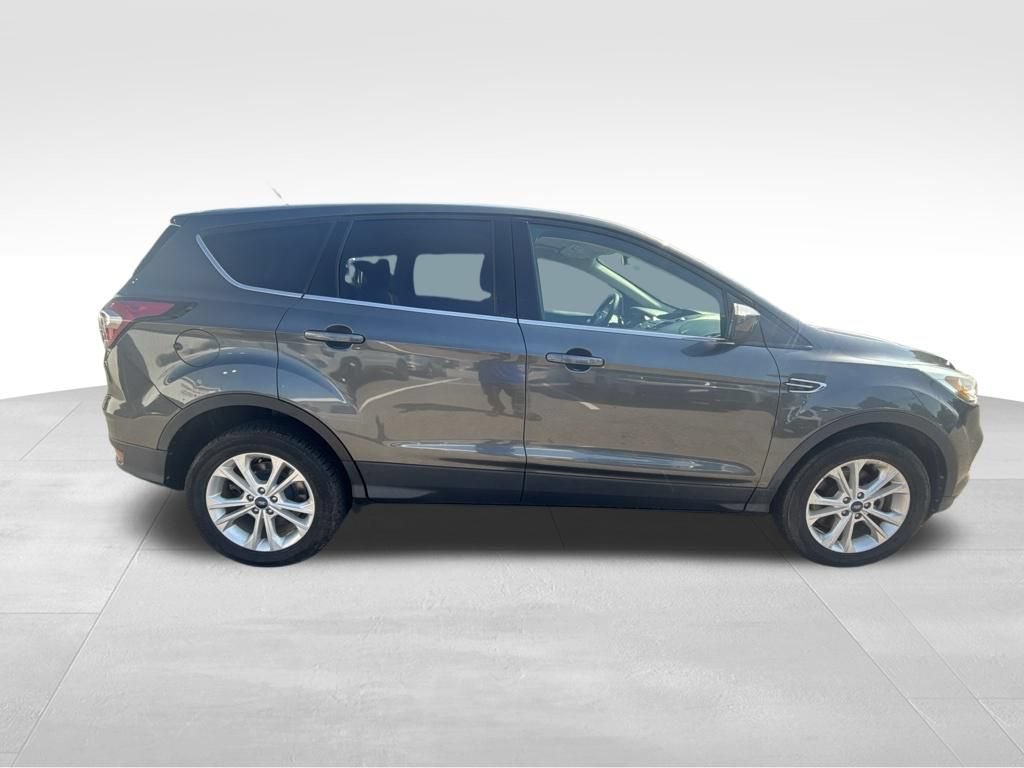 Used 2017 Ford Escape SE w/ SE Cold Weather Package AWD/4WD image 8