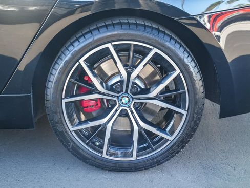 Used 2023 BMW 530e w/ M Sport Package image 10