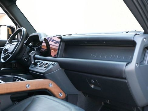 Used 2023 Land Rover Defender 110 X image 32