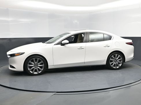 Used 2022 MAZDA MAZDA3 s image 3