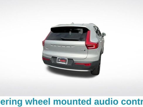 Used 2025 Volvo XC40 B5 Core image 6