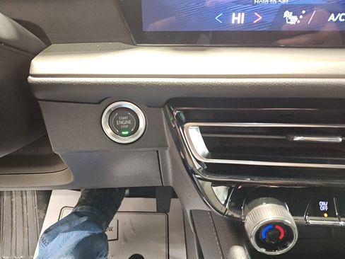 New 2026 Chevrolet Traverse LT w/ Driver Confidence Package image 21