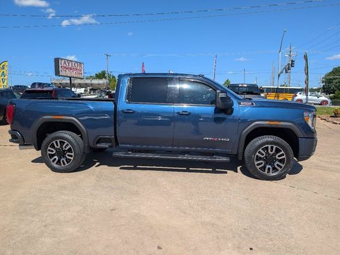 Used 2020 GMC Sierra 2500 AT4 w/ AT4 Premium Package AWD/4WD image 4