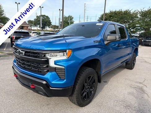 Used 2023 Chevrolet Silverado 1500 LT Trail Boss w/ LPO, Dark Essentials Package AWD/4WD image 7