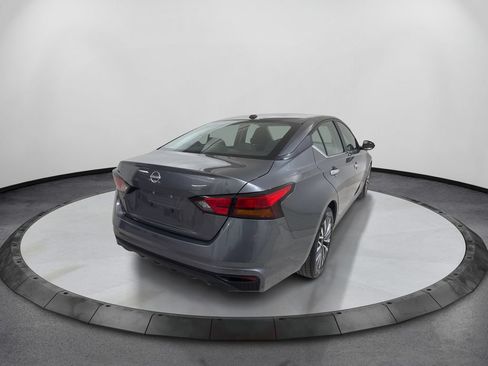 Used 2025 Nissan Altima 2.5 SV FWD image 6