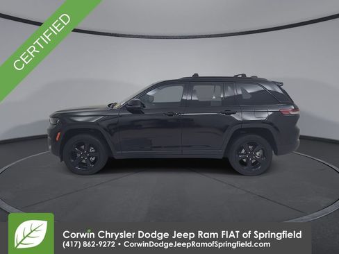 Used 2023 Jeep Grand Cherokee Altitude AWD/4WD image 9