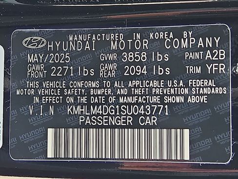 Certified 2025 Hyundai Elantra Sport w/ Cargo Package FWD image 21