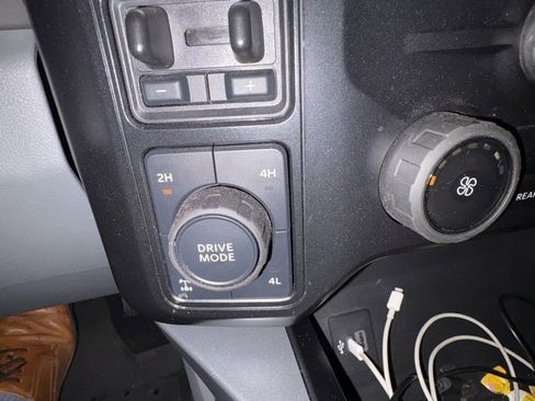 Used 2024 Ford F250 XLT w/ FX4 Off-Road Package image 19