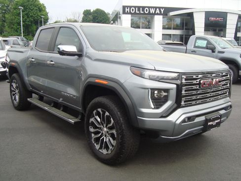 Used 2024 GMC Canyon Denali AWD/4WD image 3