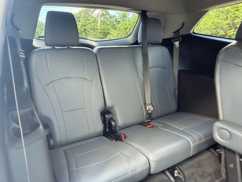 Used 2019 Buick Enclave Essence FWD image 46