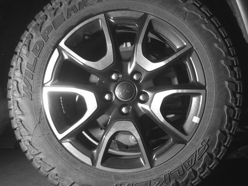 Used 2025 Jeep Compass Trailhawk image 14