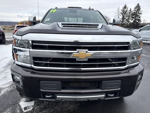 Used 2019 Chevrolet Silverado 2500 High Country w/ Duramax Plus Package image 8