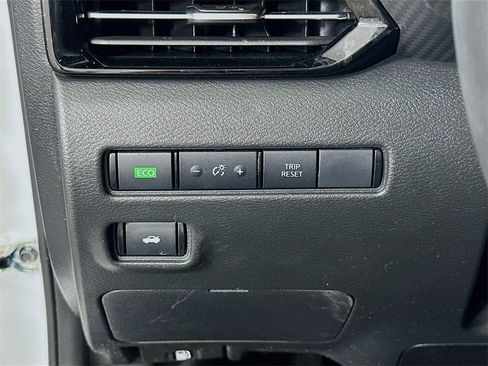 Used 2025 Nissan Sentra SR image 18