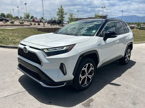 Used 2022 Toyota RAV4 XSE AWD/4WD image 4