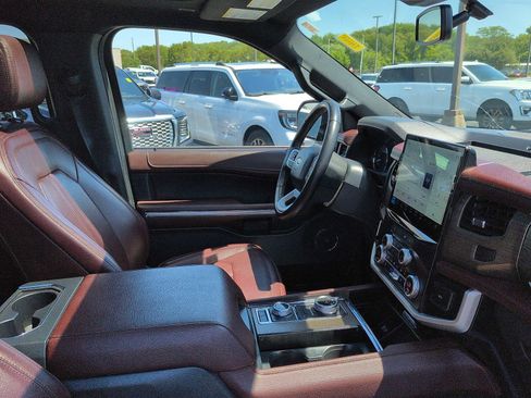 Used 2024 Ford Expedition Max Limited AWD/4WD image 10