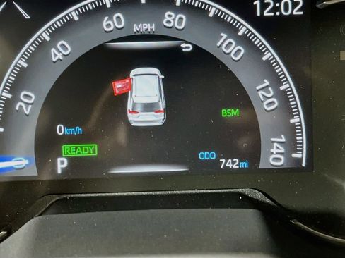 Certified 2025 Toyota RAV4 XLE AWD/4WD image 11
