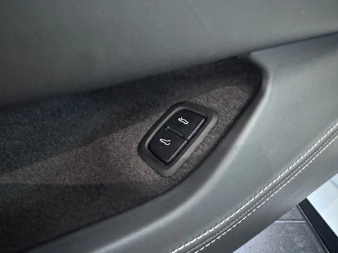 Used 2020 Chevrolet Corvette Stingray Premium Cpe w/ 3LT Preferred Equipment Group image 21