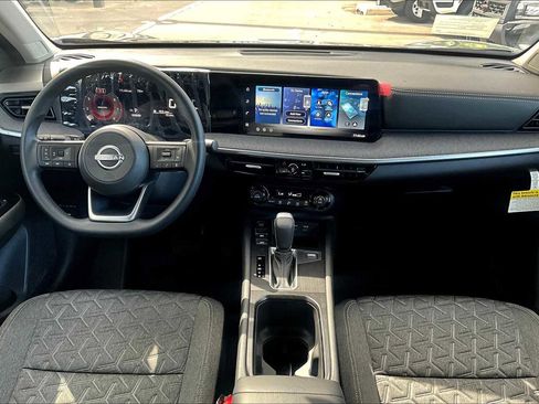 New 2026 Nissan Kicks SV image 5