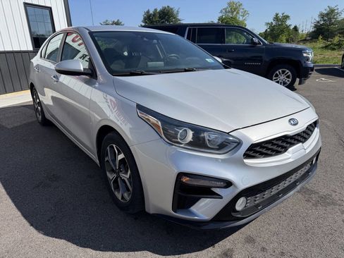 Used 2019 Kia Forte LXS FWD image 3