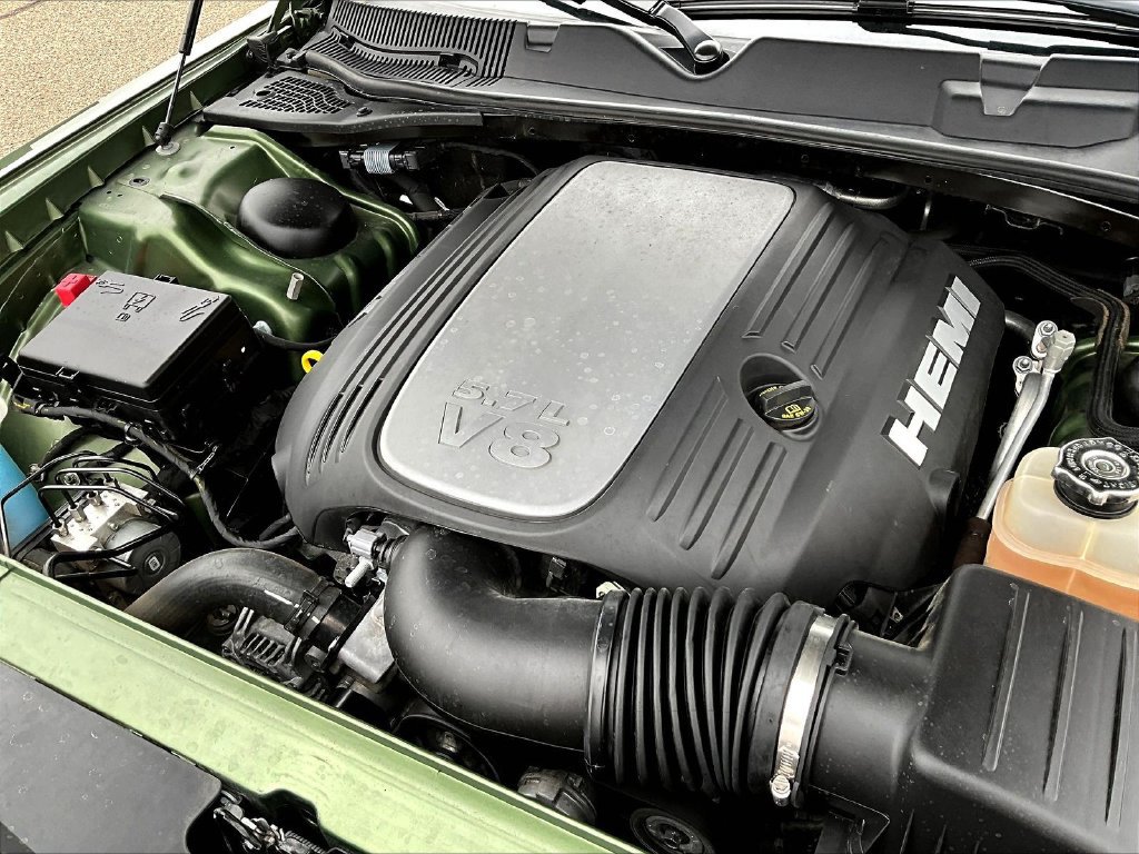 Used 2020 Dodge Challenger R/T w/ Plus Package RWD image 33
