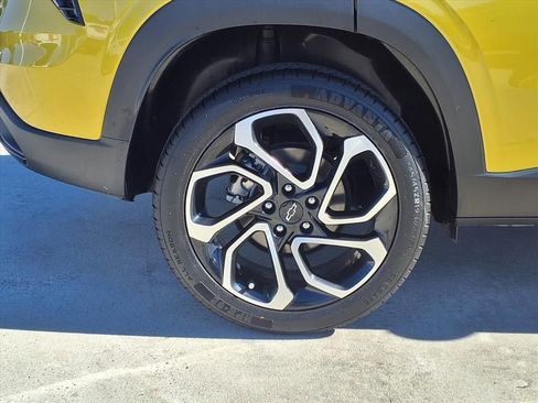 Used 2024 Chevrolet Trax RS w/ Driver Confidence Package image 12