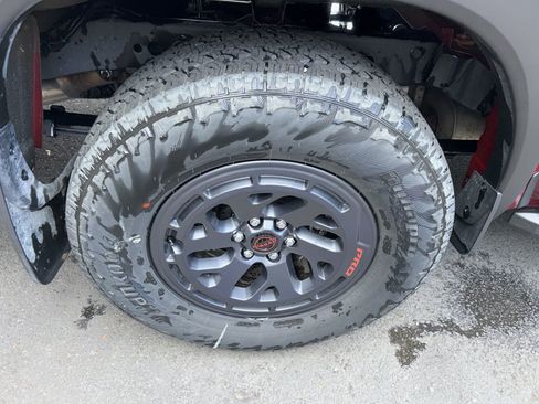 Used 2025 Nissan Frontier PRO-4X w/ Tow Package AWD/4WD image 16